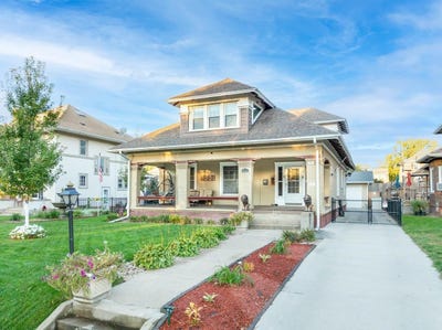 /international/us/2131-summit-street-sioux-city-ia-110120516235/