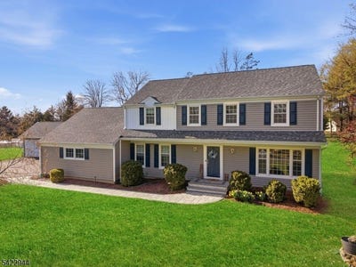 /international/us/52-country-squire-way-branchburg-twp-nj-110107354100/