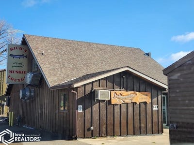 /international/us/702-e-lake-street-ventura-ia-110095947733/