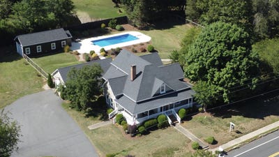 /international/us/305-e-prince-road-landrum-sc-110108025928/