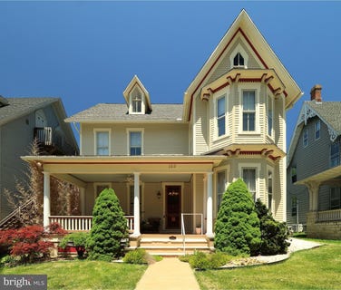 /international/us/153-e-linn-street-bellefonte-pa-110108467348/