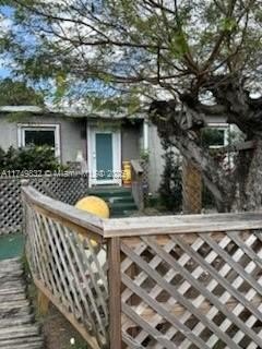 /international/us/2459-fillmore-st-hollywood-fl-110097585846/