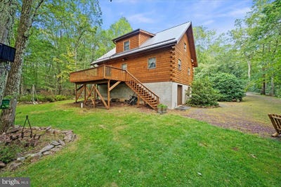 /international/us/15-locust-drive-jim-thorpe-pa-110107168021/