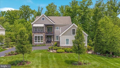 /international/us/8217-bearhurst-drive-gainesville-va-110108208719/