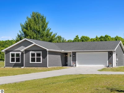 /international/us/18880-lance-lane-interlochen-mi-110108552112/
