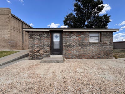 /international/us/625-main-street-stinnett-tx-110109871073/