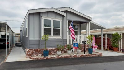 /international/us/1020-bradbourne-ave-duarte-ca-110108219882/