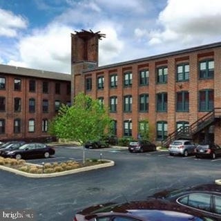/international/us/200-lincoln-avenue-phoenixville-pa-110106812576/