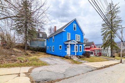 /international/us/300-hillside-avenue-berlin-nh-110107486001/
