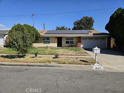 /international/us/847-s-forest-bloomington-ca-110120426369/