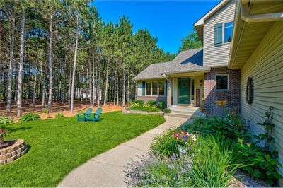/international/us/845-waldroff-farm-road-hudson-wi-110100821672/