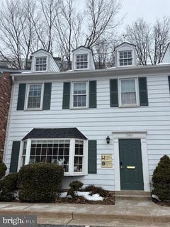 /international/us/1303-vincent-place-mclean-va-110105418600/