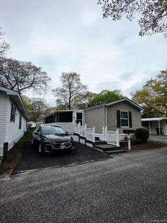 /international/us/37-hubbard-avenue-riverhead-ny-110107750596/