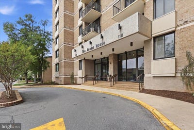 /international/us/118-monroe-street-rockville-md-110107357427/