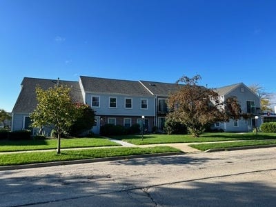 /international/us/2019-oak-street-st-charles-il-110107452166/