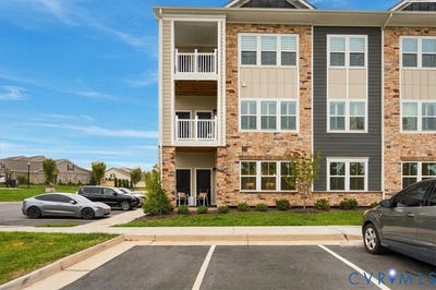 /international/us/6725-citory-way-moseley-va-110120614944/
