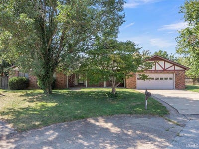 /international/us/8215-kingswood-court-evansville-in-110110268344/