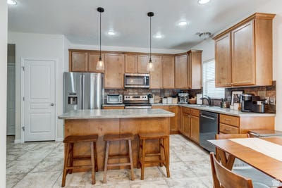 /international/us/1424-w-stone-meadow-west-jordan-ut-110099269175/?lang=id