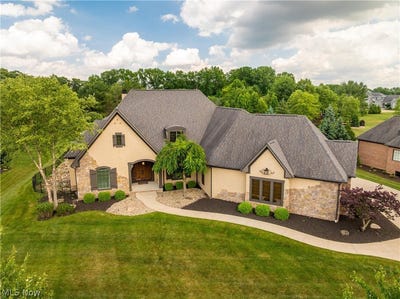 /international/us/7912-greenwich-boulevard-nw-massillon-oh-110108960370/