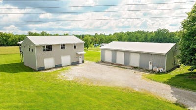 /international/us/4693-4695-n-state-road-43-road-solsberry-in-110098486641/?lang=en