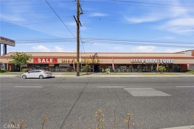 /international/us/945-n-azusa-ave-covina-ca-110107453455/