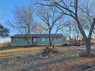 /international/us/31881-nw-barton-road-garnett-ks-110105363963/
