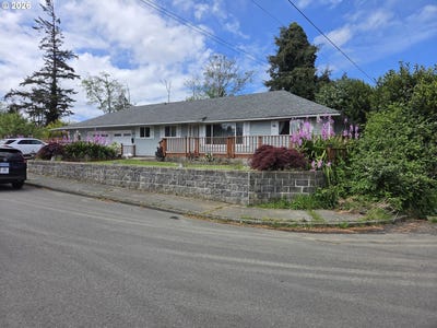 /international/us/3330-chester-st-northbend-or-110108013643/