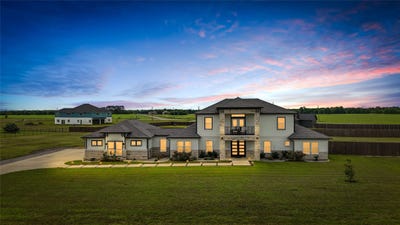 /international/us/3721-highway-34-ennis-tx-110108963277/