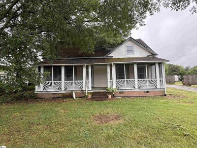 /international/us/64-e-main-street-inman-sc-110107781748/