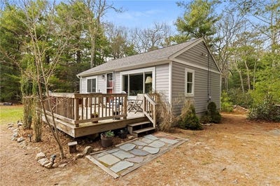 /international/us/400-gravelly-hill-road-south-kingstown-ri-110107483651/