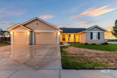 /international/us/1225-sw-rolling-hills-ave-mountain-home-id-110109345845/