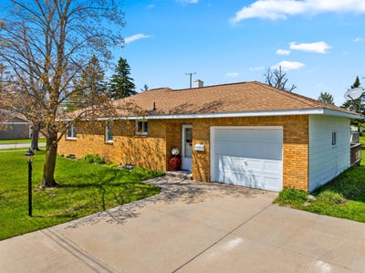 /international/us/623-s-court-avenue-gaylord-mi-110108664495/