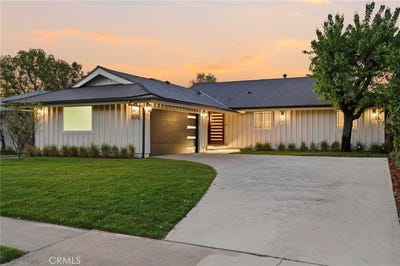 /international/us/18912-halsted-street-northridge-ca-110108723160/