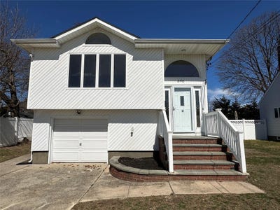 /international/us/390-37th-street-lindenhurst-ny-110098089309/