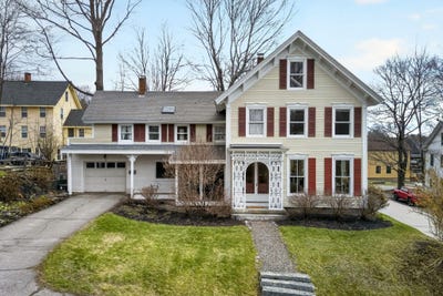 /international/us/19-union-street-hallowell-me-110107632223/