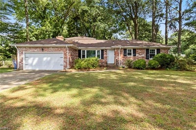 /international/us/200-essex-drive-chesapeake-va-110101113634/