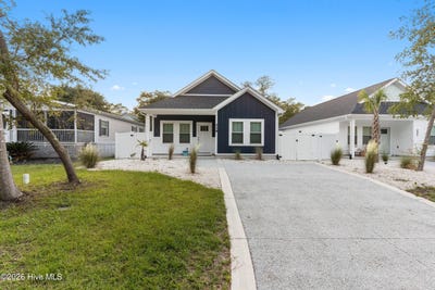 /international/us/219-ne-75th-street-oak-island-nc-110120454299/
