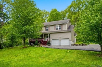 /international/us/29-hickory-hill-road-newburgh-ny-110108378910/