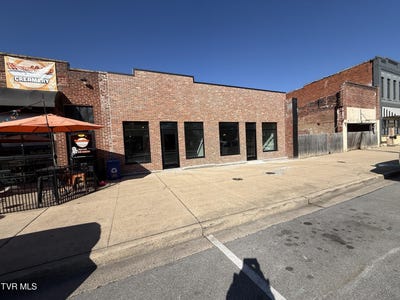 /international/us/711-713-e-elk-avenue-elizabethton-tn-110105869618/