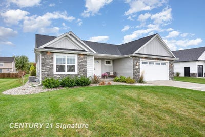 /international/us/10585-prairie-view-court-freeland-mi-110108169256/