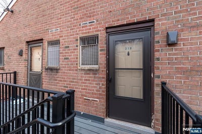 /international/us/423-meadow-woods-lane-lawrence-nj-110106553281/