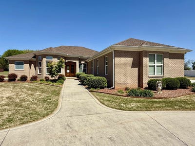 /international/us/208-maclin-cir-tuscumbia-al-110100894189/