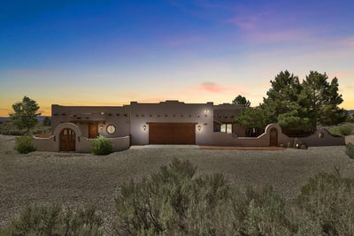 /international/us/12-golf-course-drive-ranchos-de-taos-nm-110100338454/