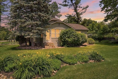 /international/us/300-mc-dill-avenue-stevens-point-wi-110108912810/