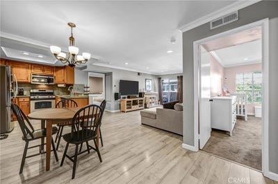 /international/us/20235-keswick-street-winnetka-ca-110107610916/