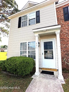 /international/us/401-timberlake-trail-jacksonville-nc-110107843990/