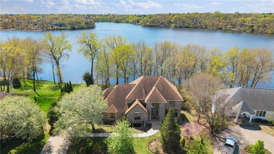 /international/us/8480-montgomery-court-eden-prairie-mn-110107733899/