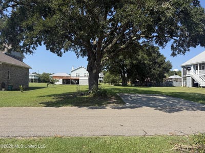 /international/us/105-buena-vista-drive-long-beach-ms-110119949120/