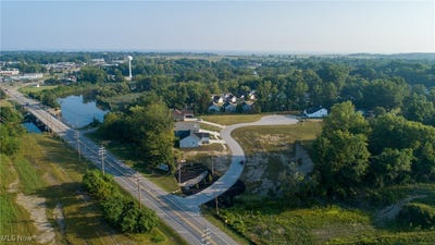 /international/us/24-blue-heron-court-painesville-oh-110095488202/