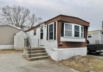 /international/us/738-forest-avenue-mobile-home-park-middletown-ri-110106589038/